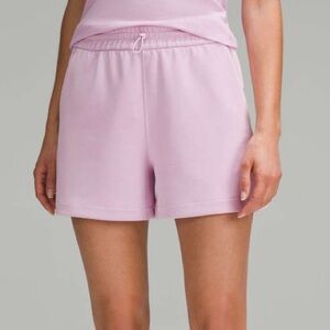 Lululemon Softstreme High-Rise Short 4" - Vitapink - Size 4